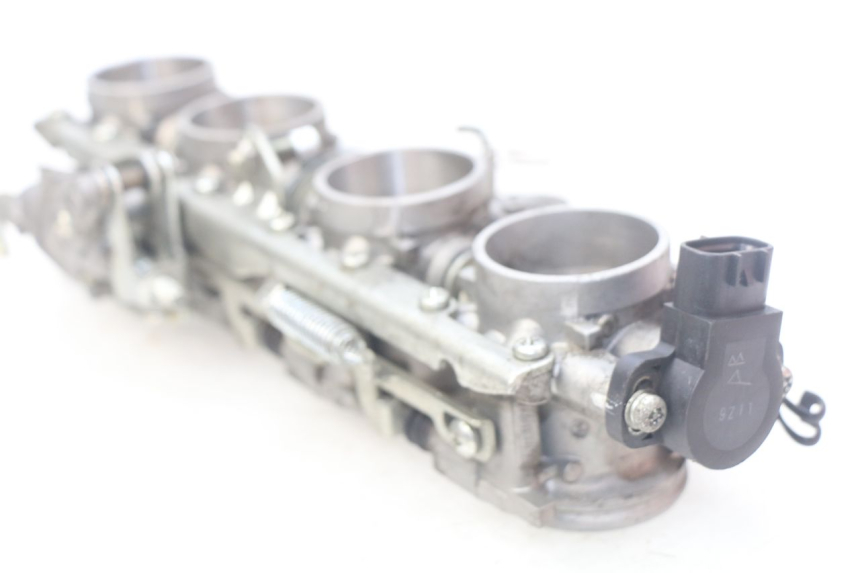 photo de INJEÇÃO YAMAHA FJR ABS 1300 (2006 - 2012) - Pontos de fixação