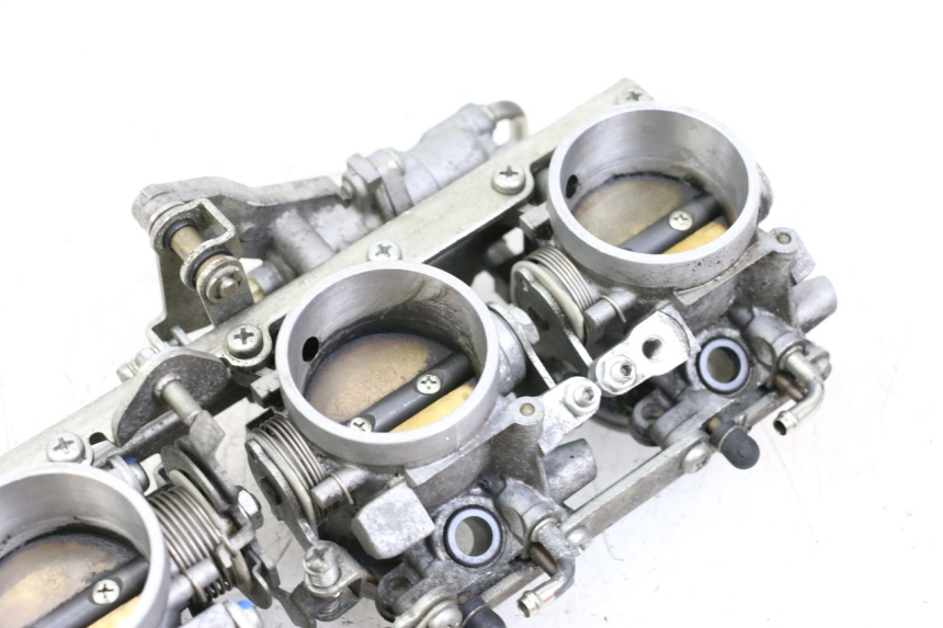photo de INJEÇÃO YAMAHA FJR ABS 1300 (2006 - 2012) - Detalhes característicos