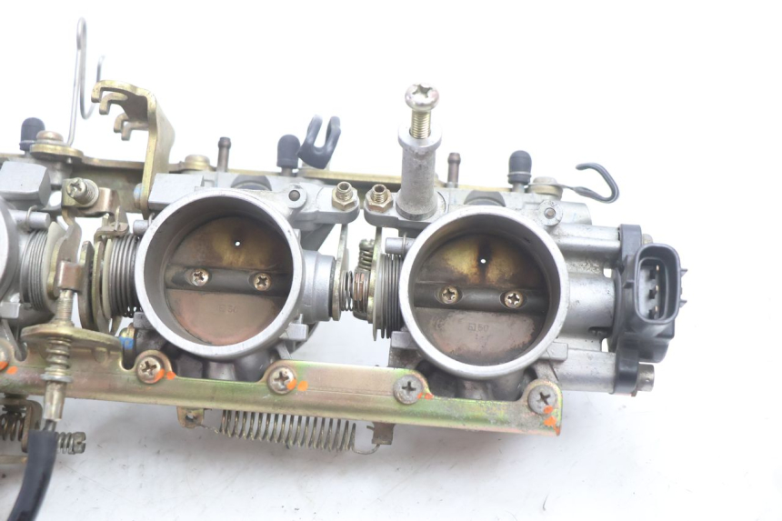 photo de INJEÇÃO YAMAHA FJR 1300 (2001 - 2005) - Zoom do estado de desgaste