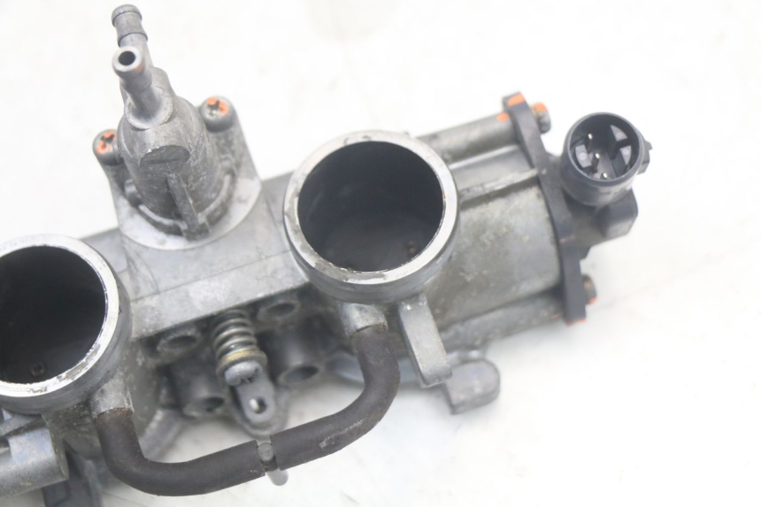 photo de INJEÇÃO HONDA FJS SILVERWING SILVER WING 600 (2001 - 2010) - Pontos de fixação