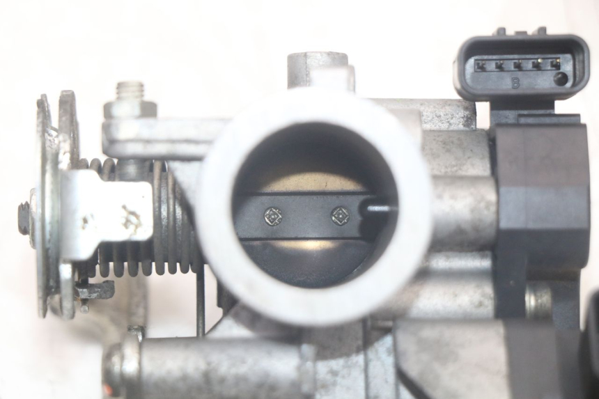 photo de INJEÇÃO MBK FLAME X 125 (2004 - 2007) - Detalhe da peça