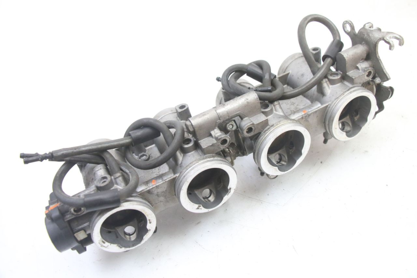photo de INJEÇÃO YAMAHA FZ6 FAZER S2 600 (2007 - 2011) - Outro ângulo de visão