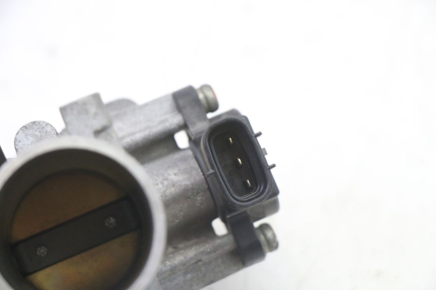 photo de INJEÇÃO YAMAHA FZ6 FAZER S2 600 (2007 - 2011) - Outro ângulo de visão