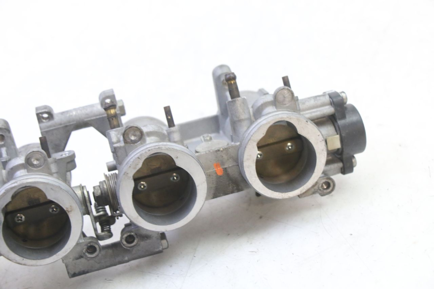 photo de INJEÇÃO YAMAHA FZ6 FAZER S2 600 (2007 - 2011) - Estado da superfície