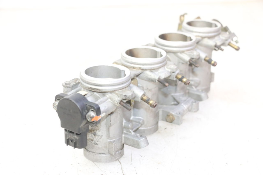 photo de INJEÇÃO YAMAHA FZ6 N FAZER 600 (2004 - 2006) - Detalhe da peça