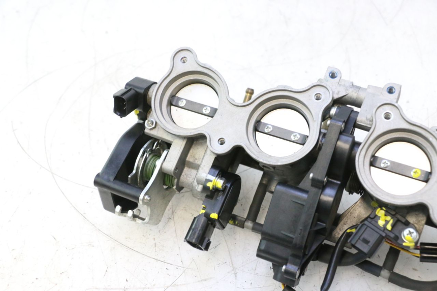 photo de INJEÇÃO YAMAHA FZ8 800 (2010 - 2016) - Detalhe da peça