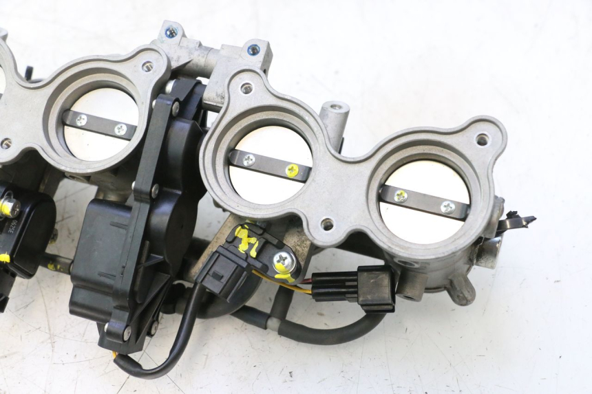 photo de INJEÇÃO YAMAHA FZ8 800 (2010 - 2016) - Zoom do estado de desgaste
