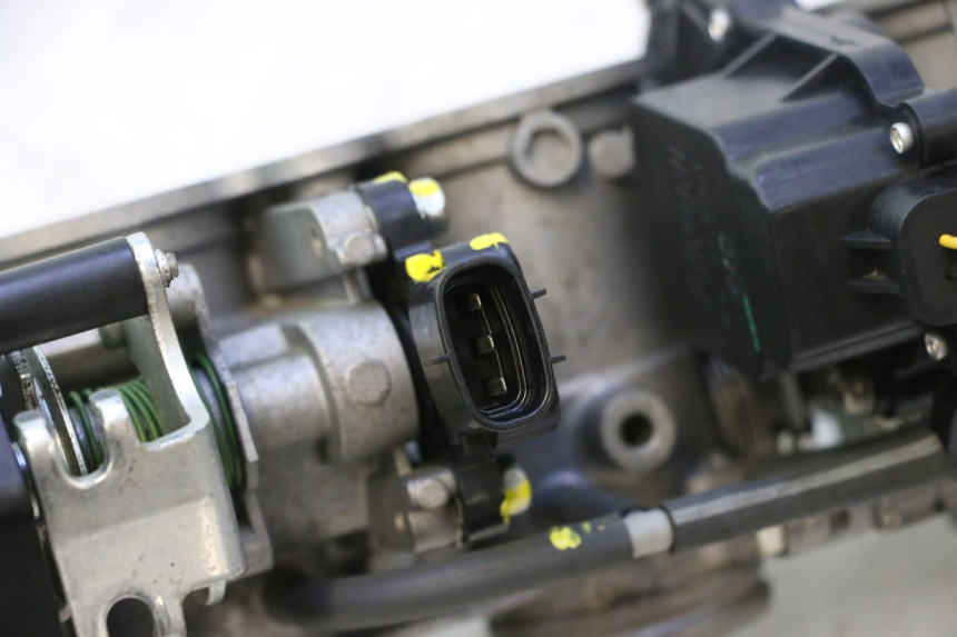 photo de INJEÇÃO YAMAHA FZ8 800 (2010 - 2016) - Pontos de fixação