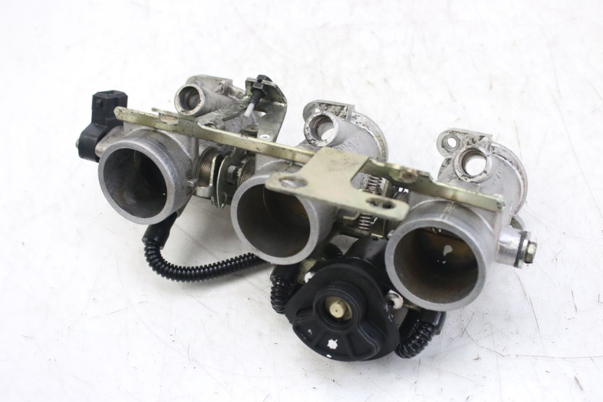 photo de INJEÇÃO TRIUMPH SPRINT ST 955 (1999 - 2001) - Outro ângulo de visão