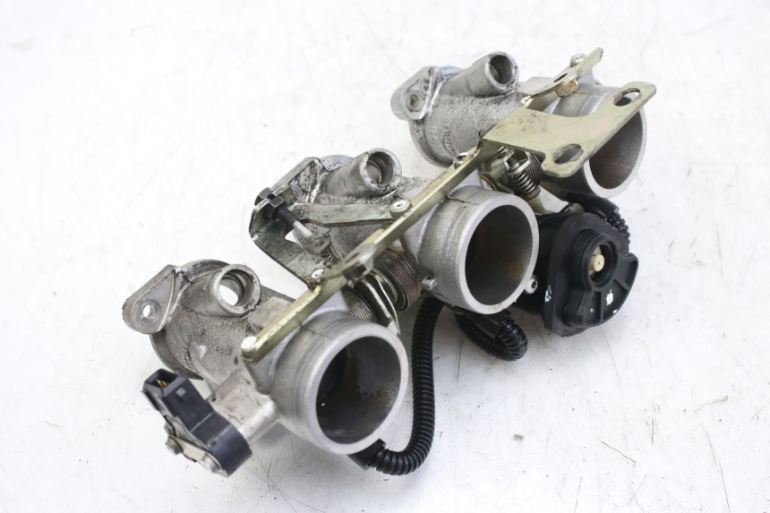 photo de INJEÇÃO TRIUMPH SPRINT ST 955 (1999 - 2001) - Ampliação técnica