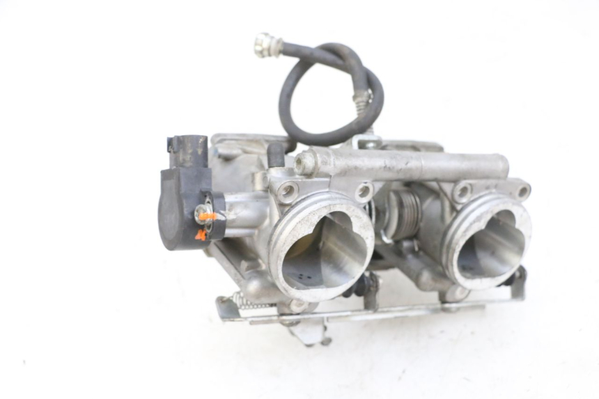 photo de INJEÇÃO YAMAHA TDM ABS 900 (2002 - 2014) - Pontos de fixação