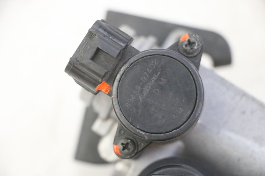 photo de INJEÇÃO YAMAHA X-MAX XMAX 125 (2010 - 2013) - Pontos de fixação