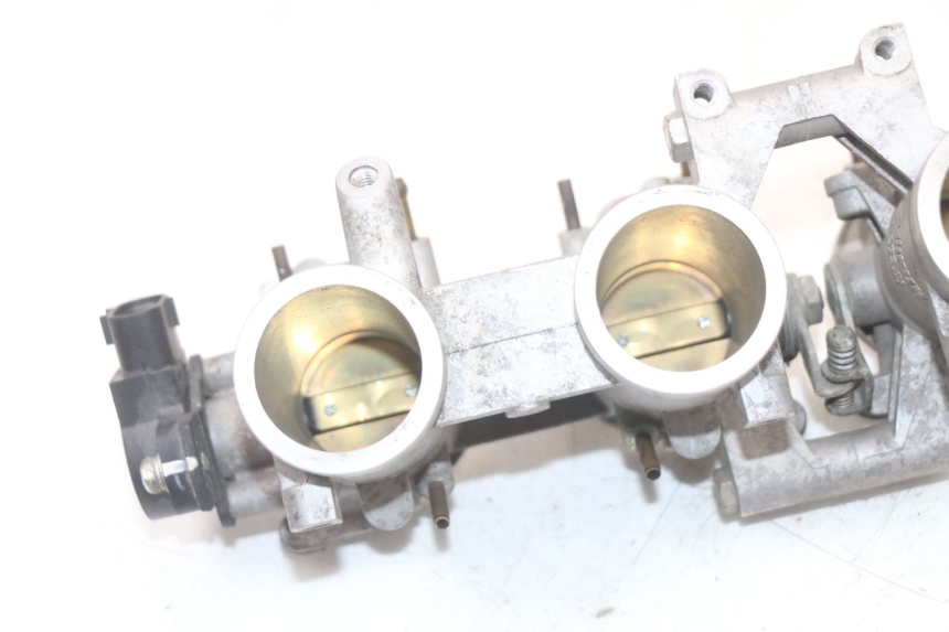 photo de INJEÇÃO YAMAHA XJ6 ABS 600 (2008 - 2016) - Pontos de fixação