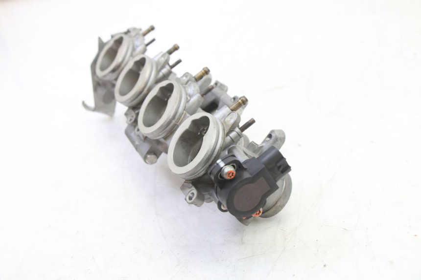 photo de INJEÇÃO YAMAHA XJ6 ABS 600 (2008 - 2016) - Outro ângulo de visão