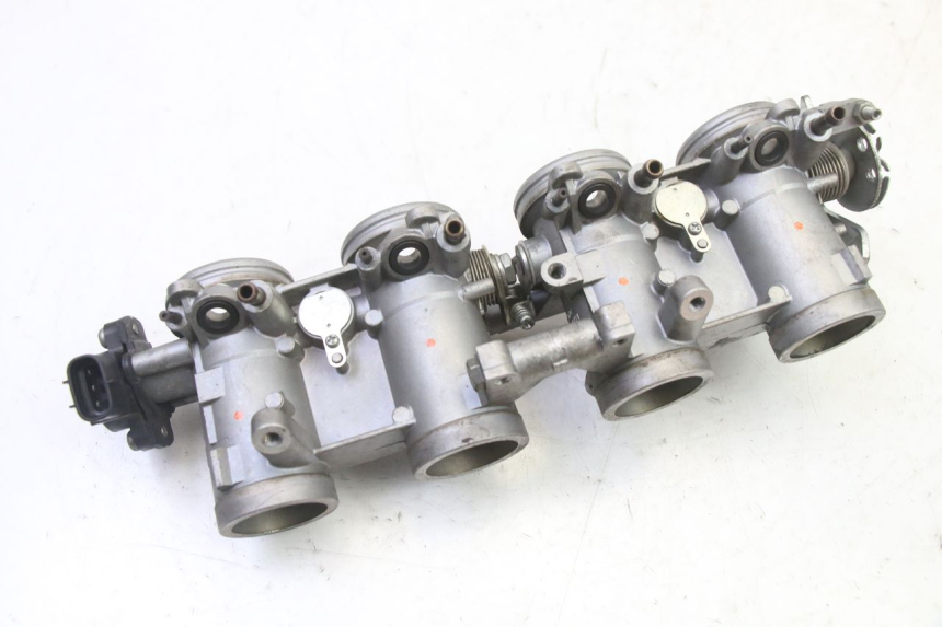 photo de INJEÇÃO YAMAHA XJ6 ABS 600 (2008 - 2016) - Pontos de fixação