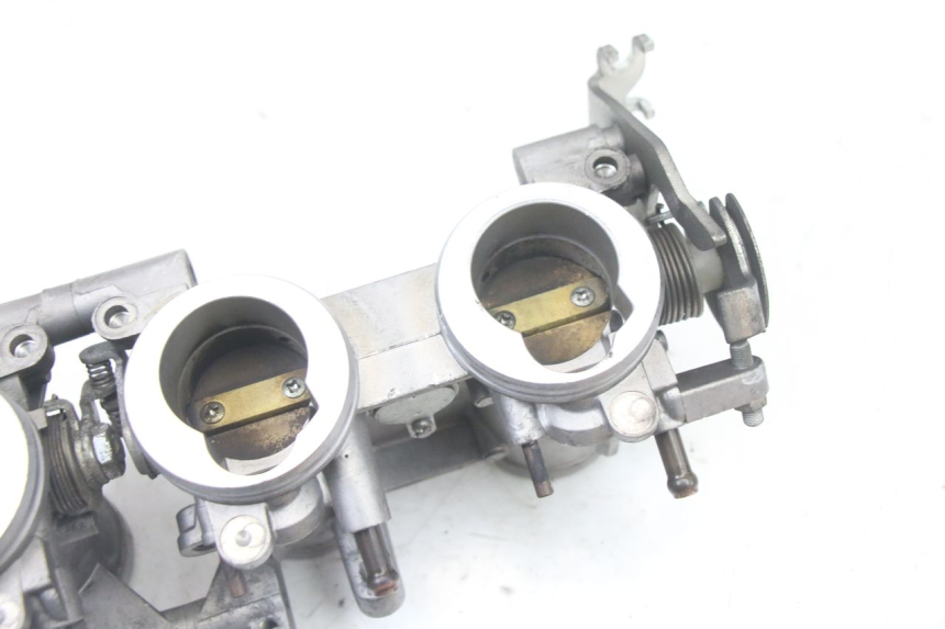 photo de INJEÇÃO YAMAHA XJ6 600 (2008 - 2016) - Zoom do estado de desgaste