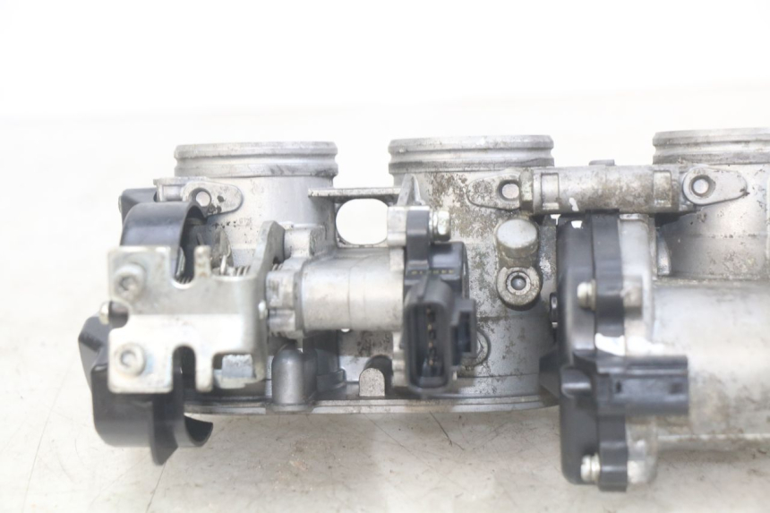 photo de INJEÇÃO YAMAHA YZF R1 1000 (2007 - 2008) - Pontos de fixação