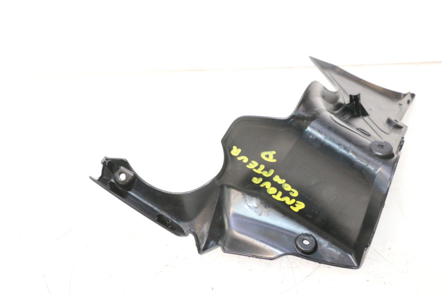 photo de INTERIOR CABEÇA GARFO DIREITO YAMAHA FZ8 800 (2010 - 2016) - Pontos de fixação