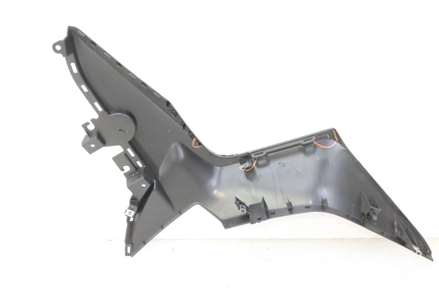 photo de INTERIOR CABEÇA GARFO DIREITO YAMAHA XMAX X-MAX 125 (2021 - 2025) - Outro ângulo de visão