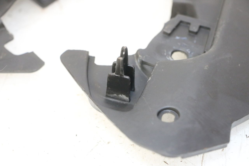 photo de INTERIOR DA CABEÇA DE GARFO STAHO FH 50 (2018 - 2019) - Detalhe da peça