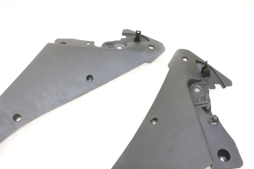 photo de INTERIOR DA CABEÇA DE GARFO STAHO FH 50 (2018 - 2019) - Pontos de fixação