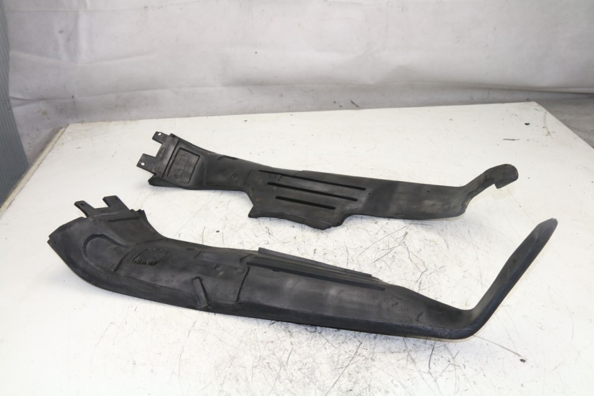 photo de INTERIOR DA CABEÇA DE GARFO BMW K 75 RT ABS 750 (1989 - 1997) - Detalhe da peça
