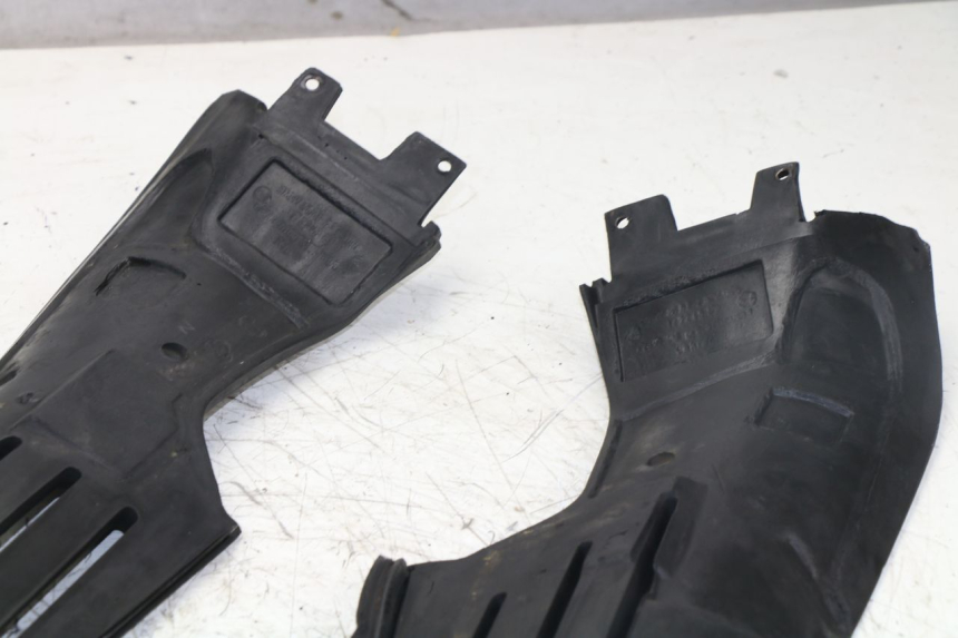 photo de INTERIOR DA CABEÇA DE GARFO BMW K 75 RT ABS 750 (1989 - 1997) - Outro ângulo de visão