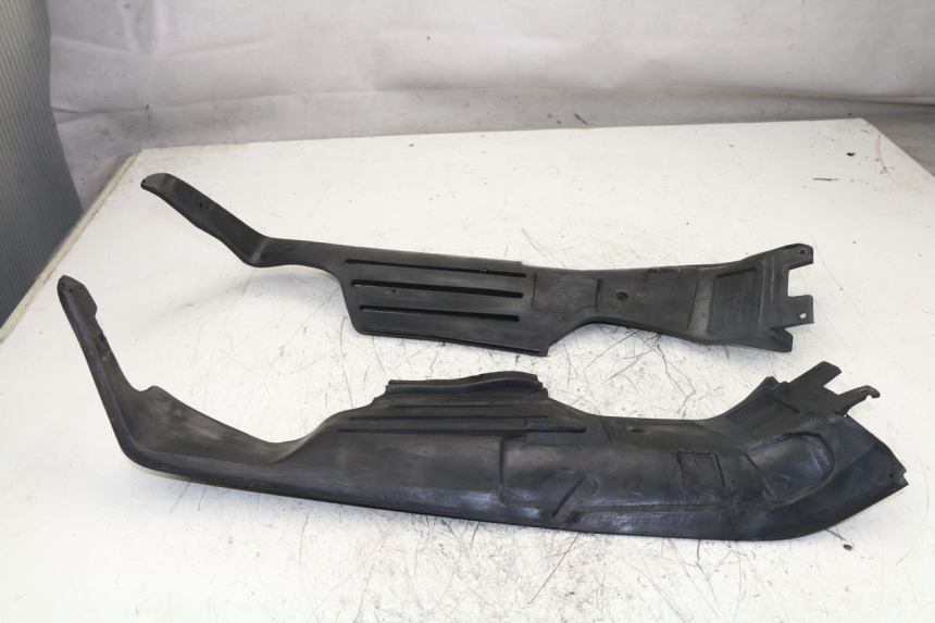photo de INTERIOR DA CABEÇA DE GARFO BMW K 75 RT ABS 750 (1989 - 1997) - Vista geral
