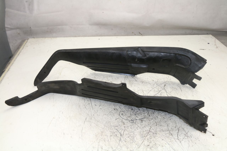 photo de INTERIOR DA CABEÇA DE GARFO BMW K 75 RT ABS 750 (1989 - 1997) - Pontos de fixação