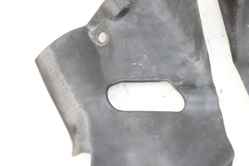 photo de INTERIOR DA CABEÇA DE GARFO TRIUMPH SPRINT 900 (1995 - 1998) - Zoom do estado de desgaste