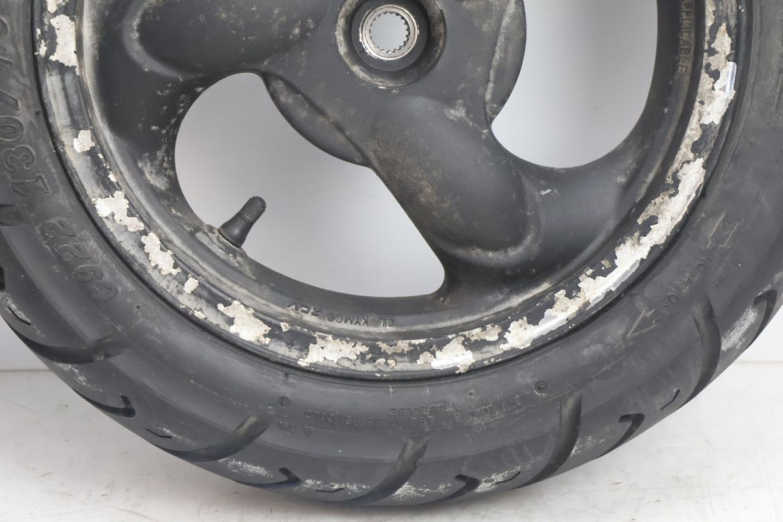 photo de ARO TRASEIRO E PNEU KYMCO AGILITY 4T 50 (2005 - 2018) - Zoom do estado de desgaste