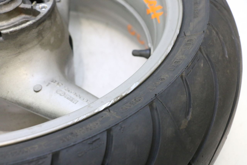 photo de ARO TRASEIRO E PNEU HONDA CB F HORNET 600 (2005 - 2006) - Pontos de fixação