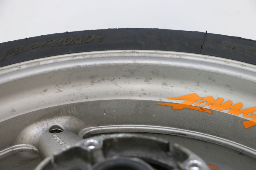 photo de ARO TRASEIRO E PNEU HONDA CB F HORNET 600 (2005 - 2006) - Marcações e referências