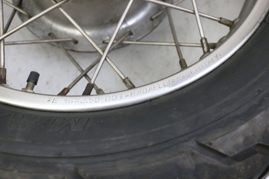 photo de ARO TRASEIRO E PNEU APRILIA CLASSIC 125 (1995 - 2001) - Pontos de fixação