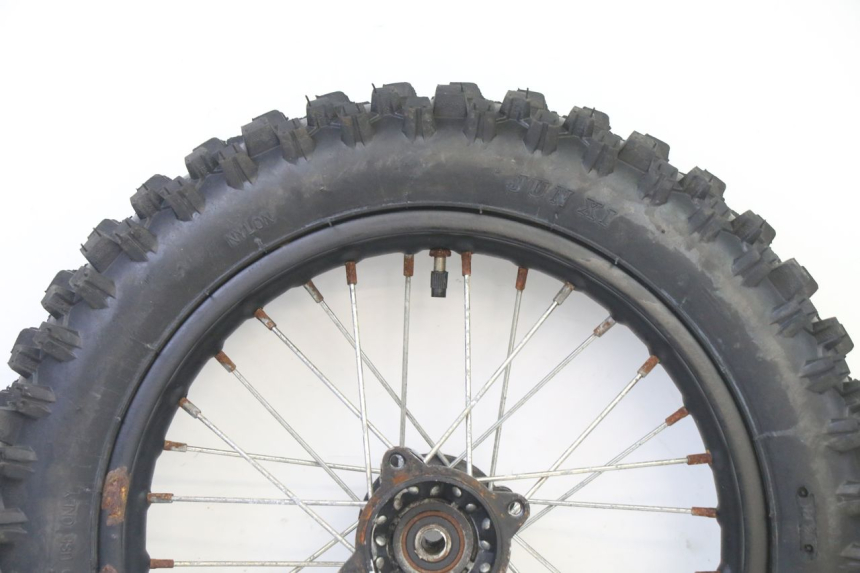 photo de ARO TRASEIRO E PNEU ORION DIRT BIKE 125 - Zoom do estado de desgaste