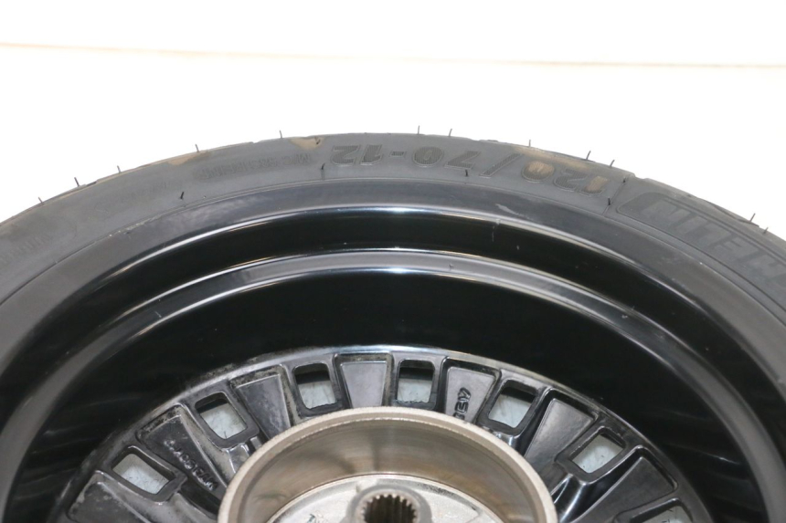 photo de ARO TRASEIRO E PNEU PEUGEOT DJANGO 4T 50 (2014 - 2019) - Vista geral