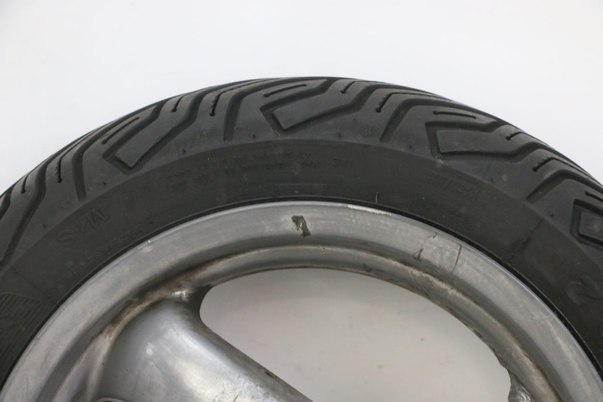 photo de ARO TRASEIRO E PNEU PEUGEOT ELYSTAR 125 (2002 - 2007) - Vista de perto