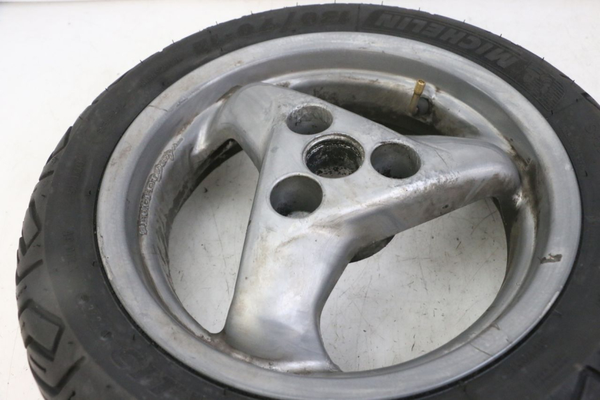 photo de ARO TRASEIRO E PNEU PEUGEOT ELYSTAR 125 (2002 - 2007) - Outro ângulo de visão