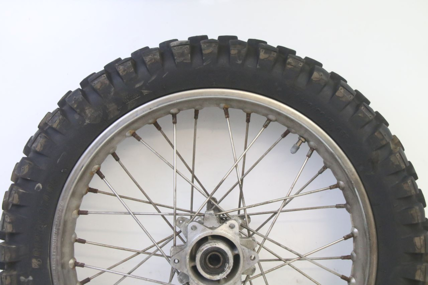 photo de ARO TRASEIRO E PNEU APRILIA ETX 125 (1998 - 2002) - Estado da superfície