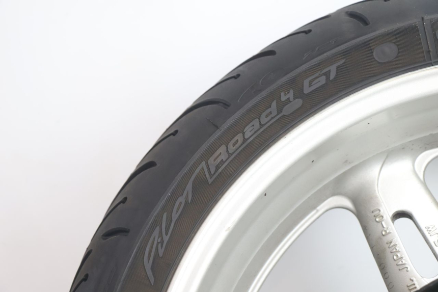 photo de ARO TRASEIRO E PNEU YAMAHA FJR 1300 (2001 - 2005) - Detalhes característicos