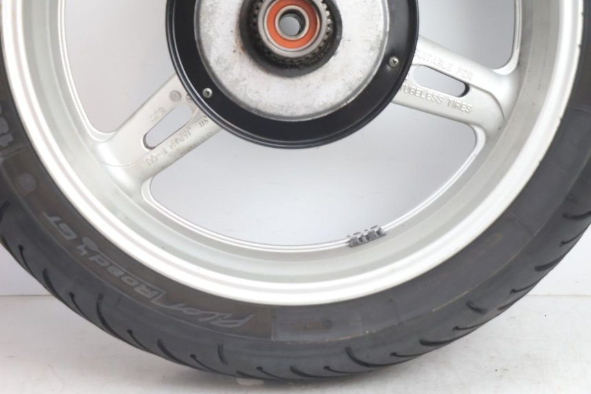photo de ARO TRASEIRO E PNEU YAMAHA FJR 1300 (2001 - 2005) - Zoom do estado de desgaste