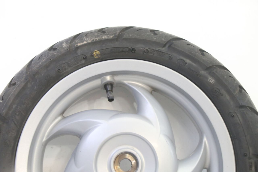photo de ARO TRASEIRO E PNEU PIAGGIO FLY 2T 50 (2004 - 2017) - Zoom do estado de desgaste