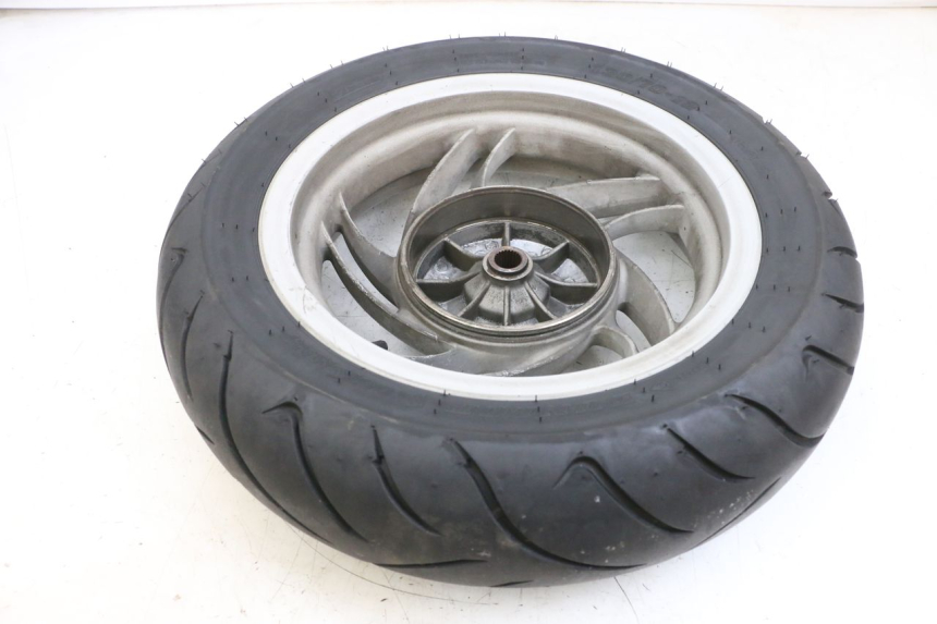 photo de ARO TRASEIRO E PNEU PIAGGIO FLY 4T 50 (2013 - 2017) - Ampliação técnica