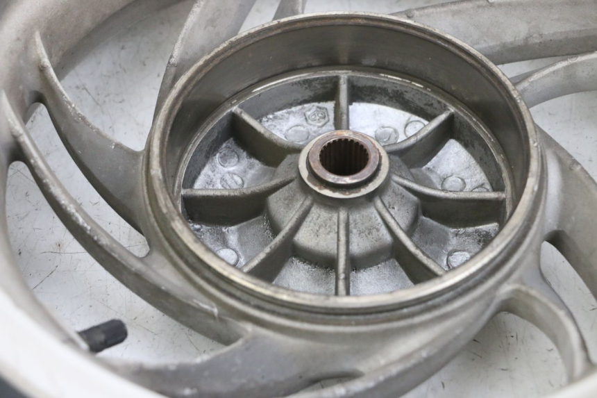 photo de ARO TRASEIRO E PNEU PIAGGIO FLY 4T 50 (2013 - 2017) - Vista geral