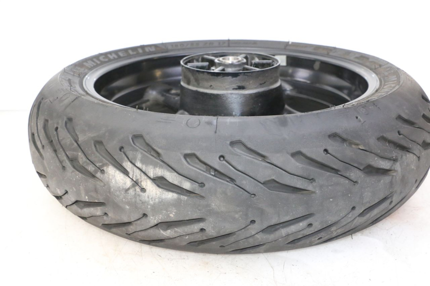 photo de ARO TRASEIRO E PNEU YAMAHA FZ6 FAZER S2 600 (2007 - 2011) - Vista de perto