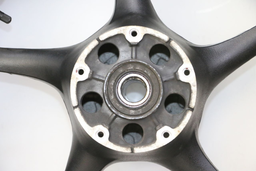 photo de ARO TRASEIRO E PNEU YAMAHA FZ6 FAZER S2 600 (2007 - 2011) - Zoom de qualidade