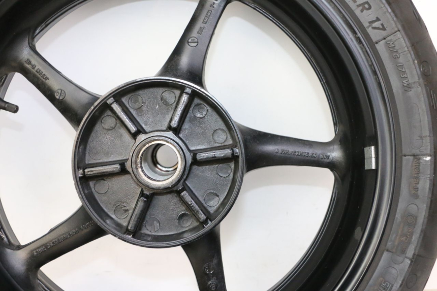 photo de ARO TRASEIRO E PNEU YAMAHA FZ6 FAZER S2 600 (2007 - 2011) - Outro ângulo de visão