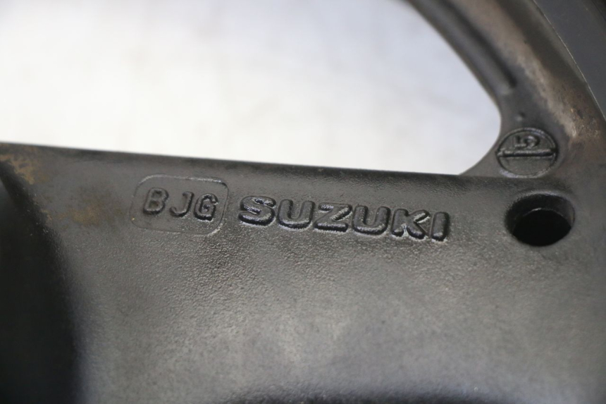 photo de ARO TRASEIRO E PNEU SUZUKI GS GSE 500 (2001 - 2003) - Vista de perfil