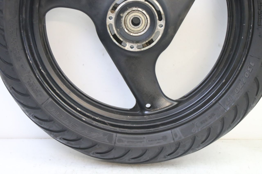 photo de ARO TRASEIRO E PNEU SUZUKI GS GSE 500 (2001 - 2003) - Outro ângulo de visão