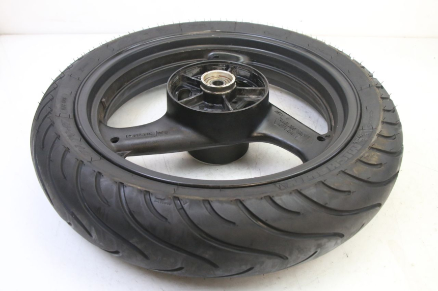 photo de ARO TRASEIRO E PNEU SUZUKI GS GSE 500 (2001 - 2003) - Marcações e referências